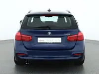 Gebraucht BMW 318 136 PS (100 kW) 2018 Mediterran blau metallic Kombi