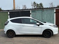 Gebraucht Ford Fiesta Trend 60 PS (44 kW) 2009 Weiß Kleinwagen