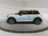 Gebraucht Mini Cooper Essential 156 PS (114 kW) 2024 Melting silver iii Kleinwagen