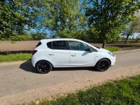 Gebraucht Opel Corsa Color Edition 90 PS (66 kW) 2015 Weiß Kleinwagen
