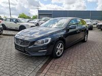Gebraucht Volvo V60 Business Edition 136 PS (100 kW) 2015 Grau Kombi
