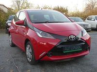Gebraucht Toyota Aygo X-play 69 PS (50 kW) 2016 Rot Kleinwagen