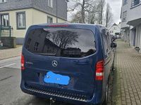 Gebraucht Mercedes V220 163 PS (119 kW) 2017 Blau Van / Kleinbus