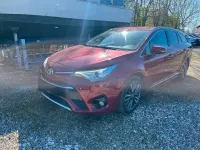 Gebraucht Toyota Avensis 147 PS (108 kW) 2017 Rot Limousine