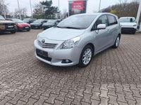 Gebraucht Toyota Verso Travel 126 PS (92 kW) 2013 Platinsilber Van / Kleinbus