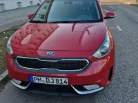 Gebraucht Kia Niro Spirit 141 PS (103 kW) 2017 Rot SUV