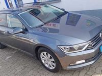 Gebraucht VW Passat 120 PS (88 kW) 2016 Grau metallic Kombi