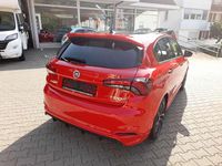 Gebraucht Fiat Tipo S 120 PS (88 kW) 2020 Passione rot mit schwarz. dach Kleinwagen