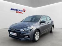 Gebraucht Hyundai i20 Select 75 PS (55 kW) 2020 Star dust metallic Kleinwagen