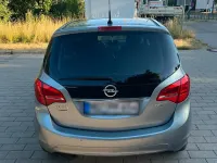 Gebraucht Opel Meriva 101 PS (74 kW) 2012 Silber Van / Kleinbus