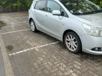 Gebraucht Toyota Verso 150 PS (110 kW) 2009 Silber Van / Kleinbus