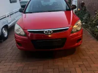 Gebraucht Hyundai i30 Classic 109 PS (80 kW) 2010 Rot Kleinwagen