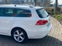 Gebraucht VW Passat R 150 PS (110 kW) 2014 Weiß Kombi