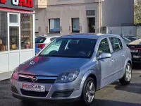 Gebraucht Opel Astra Edition+ 125 PS (91 kW) 2006 Lichtsilber m2 Limousine