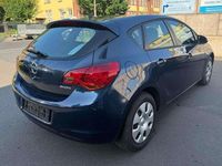 Używany Opel Astra 101 KM (74 kW) 2011 Niebieski Sedan/Limuzyna