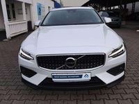 Gebraucht Volvo V60 CC Plus 197 PS (144 kW) 2022 Crystal white pearl Kombi