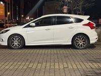 Gebraucht Ford Focus 150 PS (110 kW) 2014 Weiß Limousine