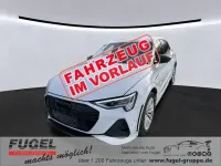Gebraucht Audi e-tron Ambiente 369 kW (503 PS) 2022 Gletscherweiß metallic SUV