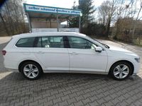 Gebraucht VW Passat Elegance 200 PS (147 kW) 2021 Weiß Kombi