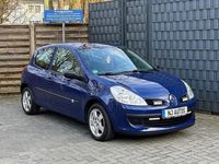 Gebraucht Renault Clio II 65 PS (47 kW) 2007 Blau Kleinwagen