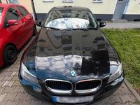 Gebraucht BMW 318 143 PS (105 kW) 2011 Schwarz Limousine