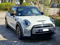 Gebraucht Mini Cooper SE 135 kW (184 PS) 2023 Weiß Kleinwagen