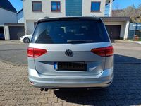 Gebraucht VW Touran Edition 150 PS (110 kW) 2018 Silber Van / Kleinbus
