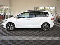Gebraucht VW Touran Highline 150 PS (110 kW) 2021 Weiß Van / Kleinbus