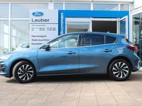 Gebraucht Ford Focus Titanium 125 PS (91 kW) 2024 Blau Limousine