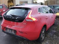 Gebraucht Volvo V40 Summum 120 PS (88 kW) 2016 Rot Limousine
