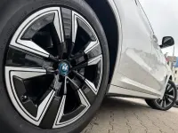 Gebraucht BMW iX3 M Sport 210 kW (286 PS) 2024 Weiß SUV