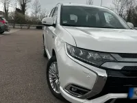 Gebraucht Mitsubishi Outlander P-HEV 224 PS (164 kW) 2018 Weiß Limousine