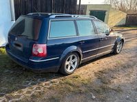 Gebraucht VW Passat 131 PS (96 kW) 2001 Blau Kombi