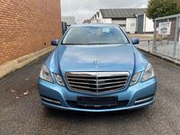 Gebraucht Mercedes E250 Elegance 204 PS (150 kW) 2011 Blau Limousine