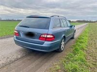 Gebraucht Mercedes E320 Avantgarde 204 PS (150 kW) 2004 Blau Kombi