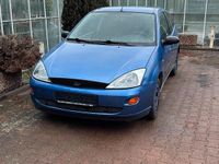 Gebraucht Ford Focus 101 PS (74 kW) 1999 Blau Kleinwagen