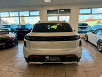 Gebraucht Porsche Macan Turbo 469 kW (639 PS) 2024 Grau SUV