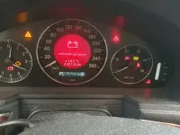 Usado Mercedes E220 150 CV (110 kW) 2004 Negro Familiar