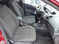 Gebraucht Ford Fiesta Titanium 101 PS (74 kW) 2015 Rot Limousine
