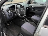 Gebraucht Ford Fusion 80 PS (58 kW) 2012 Silber Kleinwagen