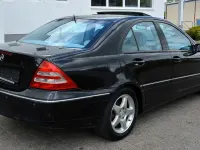 Gebraucht Mercedes C240 Avantgarde 170 PS (125 kW) 2001 Schwarz Limousine