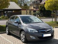 Używany Opel Astra Design Edition 116 KM (85 kW) 2011 Szary Hatchback