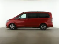 Gebraucht Mercedes V220 Style 163 PS (119 kW) 2025 Rot Van / Kleinbus