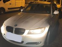 Gebraucht BMW 320 177 PS (130 kW) 2009 Weiß Limousine