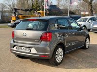 Gebraucht VW Polo Trendline 75 PS (55 kW) 2015 Grau Kleinwagen