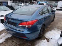 Gebraucht Hyundai i40 Style 178 PS (130 kW) 2013 Blau Limousine