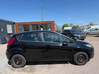 Usata Ford Fiesta Trend 82 CV (60 kW) 2010 Nero Utilitaria
