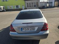 Gebraucht Mercedes E270 Classic 177 PS (130 kW) 2002 Grau Limousine