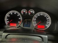 Gebraucht VW Passat 150 PS (110 kW) 2000 Violet Limousine