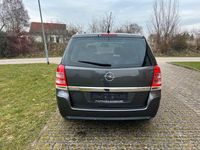 Gebraucht Opel Zafira Edition 140 PS (102 kW) 2011 Grau Van / Kleinbus